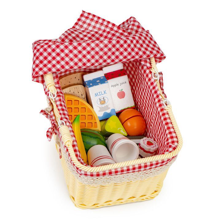 Picnic set with wooden accessories